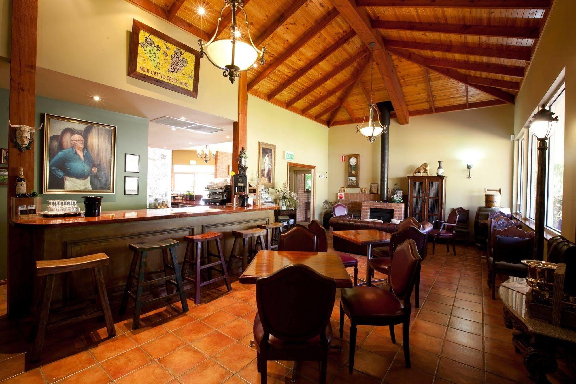 Wild Cattle Creek Estate Bed & Breakfast Wandin Yallock Dış mekan fotoğraf
