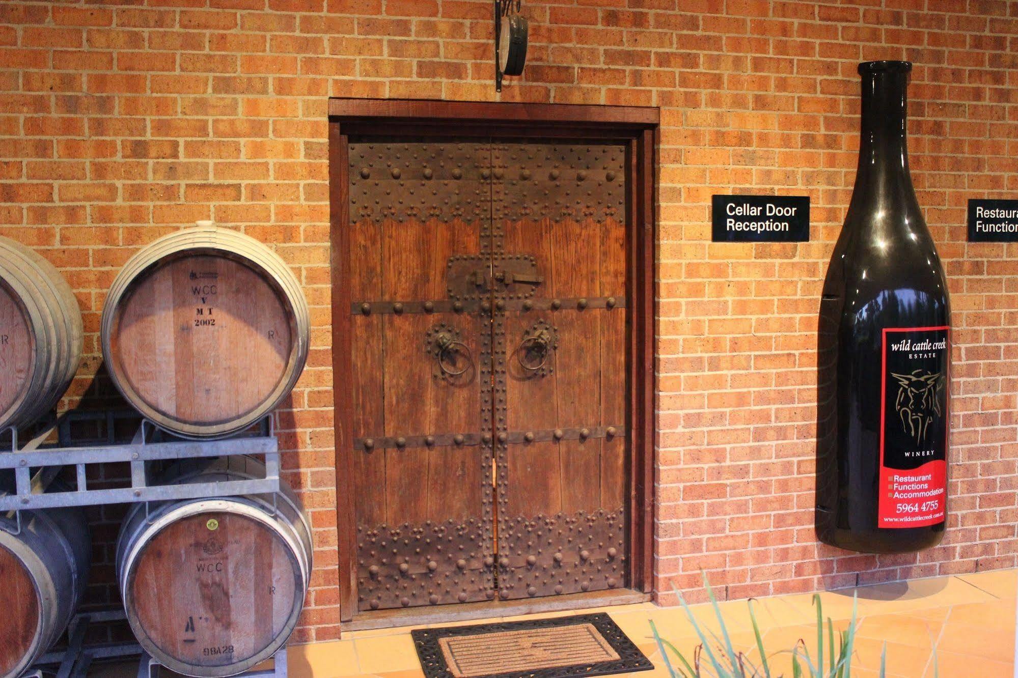 Wild Cattle Creek Estate Bed & Breakfast Wandin Yallock Dış mekan fotoğraf