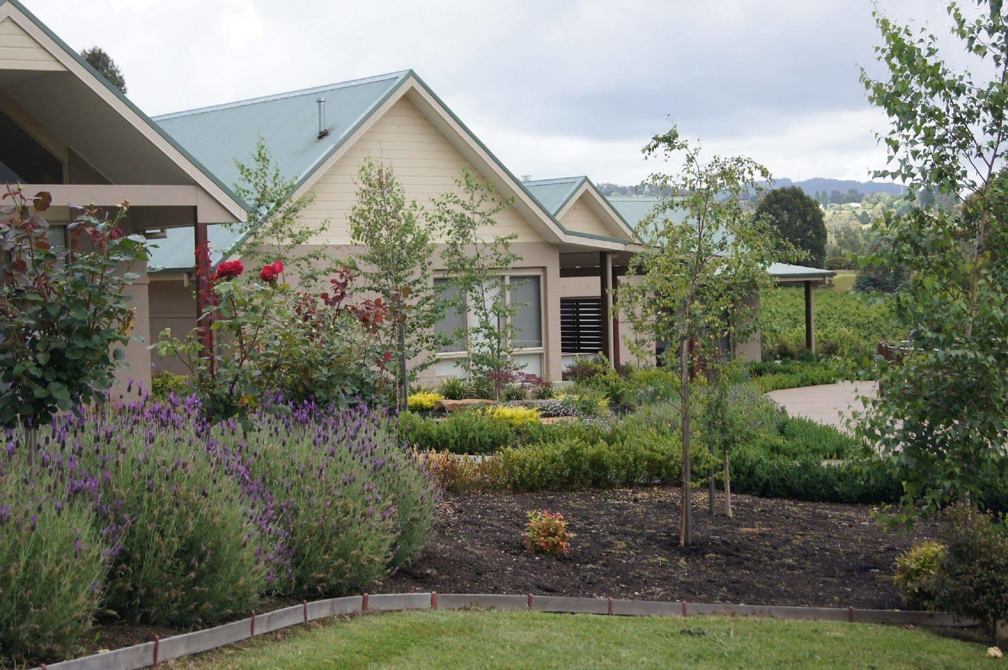 Wild Cattle Creek Estate Bed & Breakfast Wandin Yallock Dış mekan fotoğraf